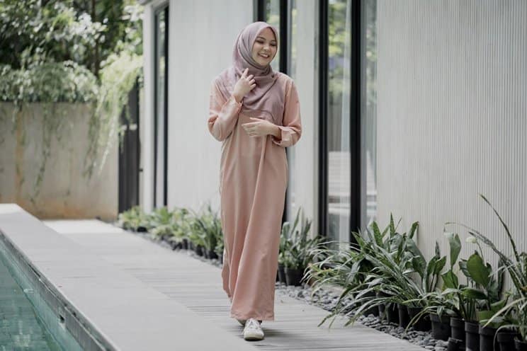 Model Baju Syari Pesta Gamis Sederhana dan Timeless