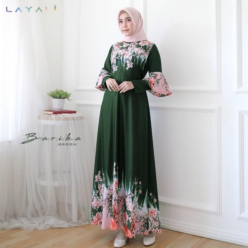 pergi ke pesta dengan gamis floral